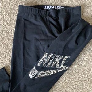 Nike black leggings size medium